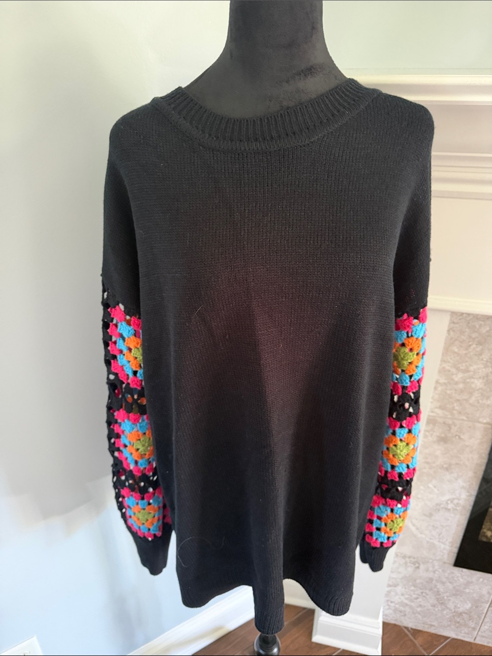 Chic Soul Black Crewneck Sweater with Multicolor Crochet Sleeve Panels